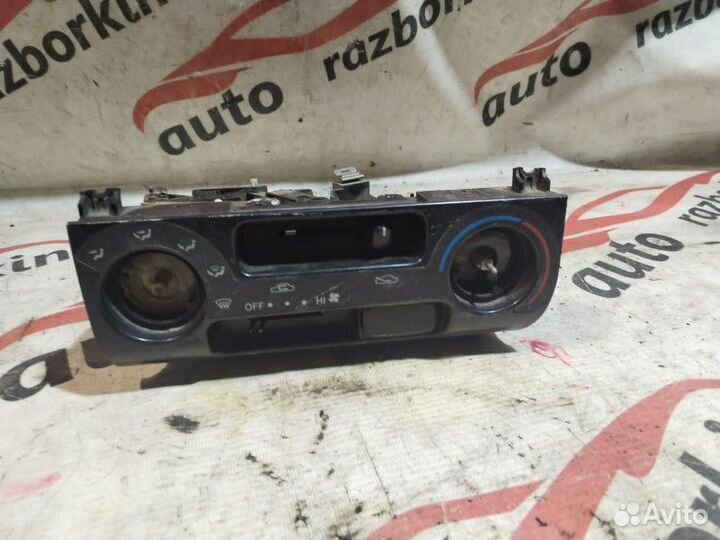 Блок управления климат-контролем Toyota Carina E