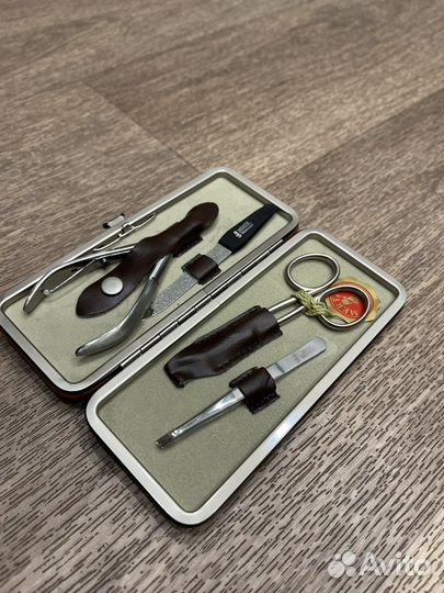 Маникюрный набор Mertz новый