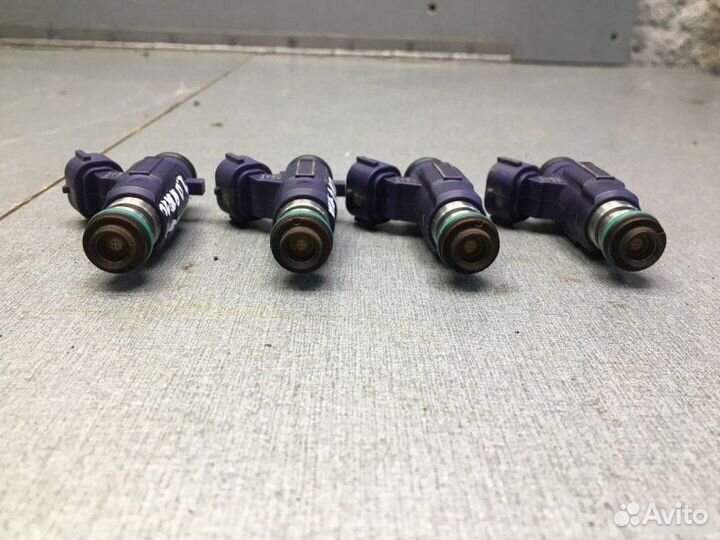 Форсунка топливная Nissan Primera P12 седан 2.0