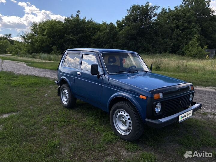 LADA 4x4 (Нива) 1.7 МТ, 2002, 200 000 км