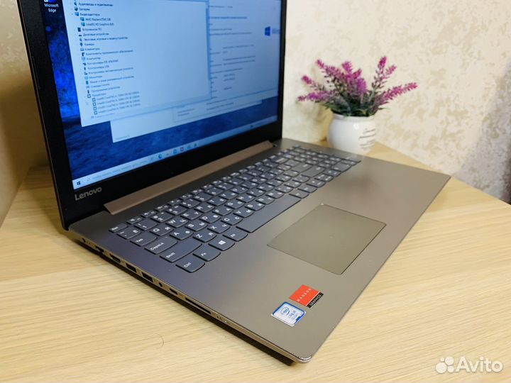 Свежий ноутбук (i5/ 8 гб/2 видеокарты)