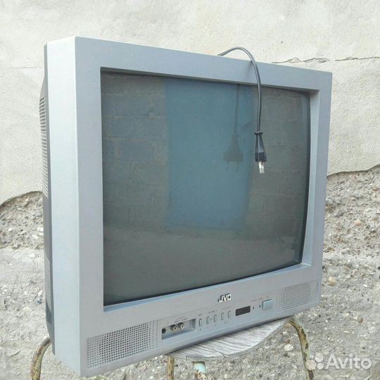 Продам телевизоры на запчасти
