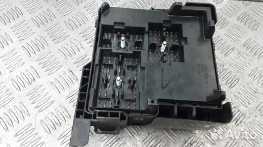 Блок предохранителей KIA CEE'D 1 (98K07M101)