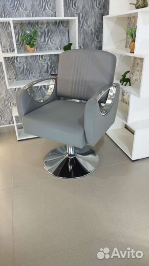 Парикмахерское кресло