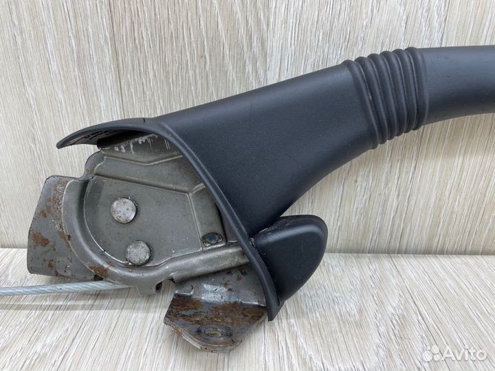 Рычаг стояночного тормоза Nissan Terrano D10