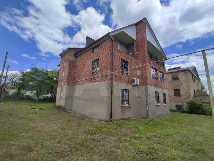 Дом 375,8 м² на участке 4 сот.