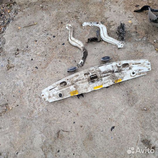 Верхняя планка радиатора на лифан х50