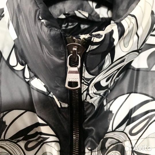 Стильное женское пальто от Emilio Pucci