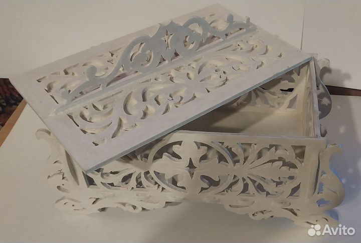 Деревянная шкатулка для украшений