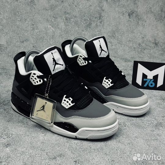 Кроссовки Nike air jordan 4 retro