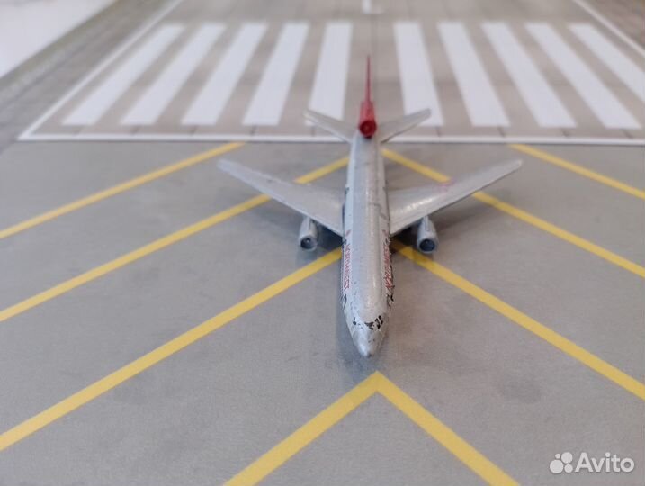 Самолёт Douglas DC-10