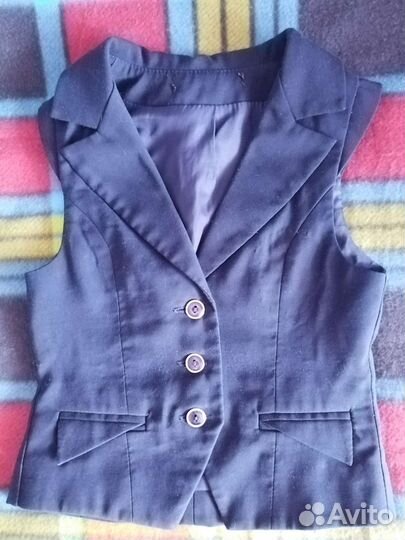 Жилетка, обувь бесплатно