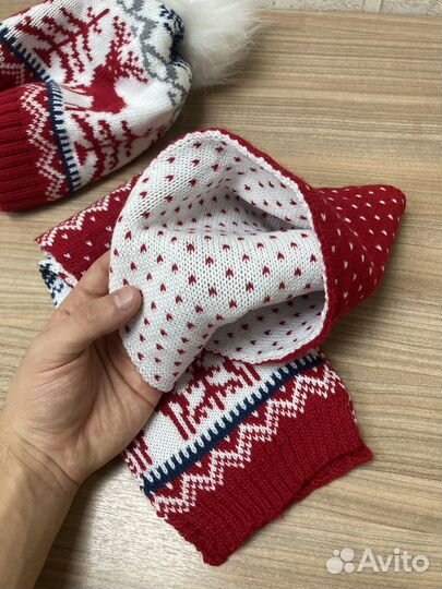 Новые шапка и шарф с новогодними оленями для детей