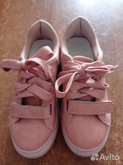 Кроссовки для девочки