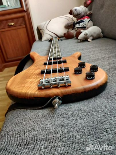 Бас копия Warwick