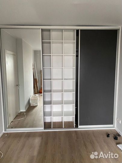 Шкаф купе с зеркалом