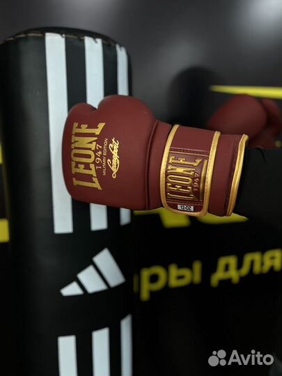 Боксерские перчатки leone
