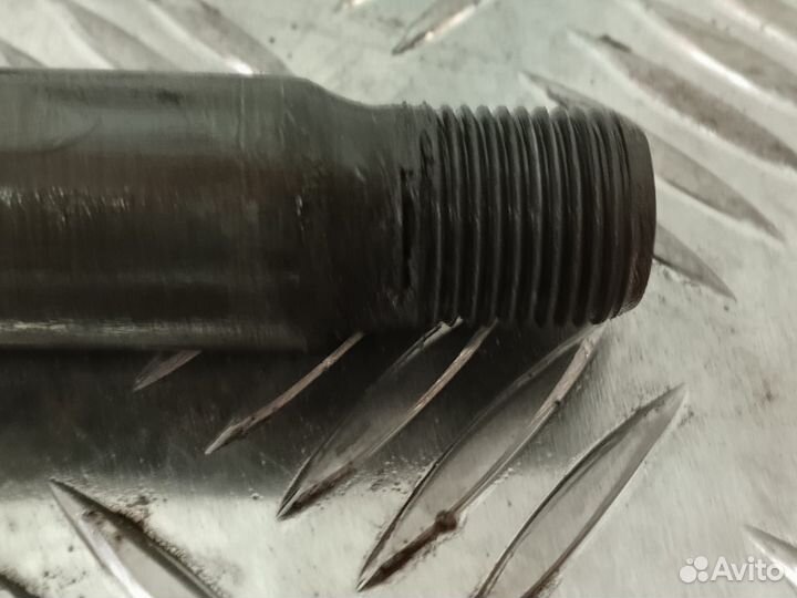 Ось переднего колеса Yamaha FZ6