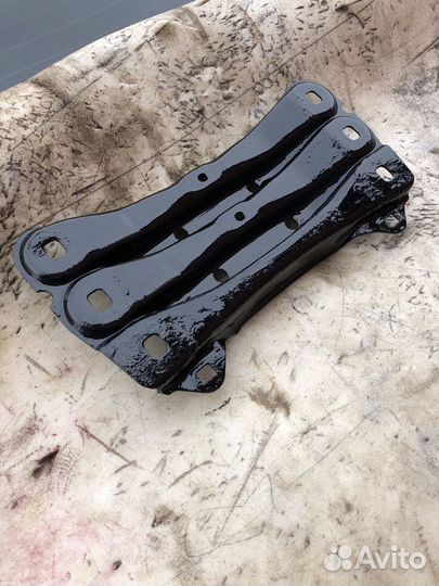 Кронштейн кпп коробки передач Mercedes W220, W215