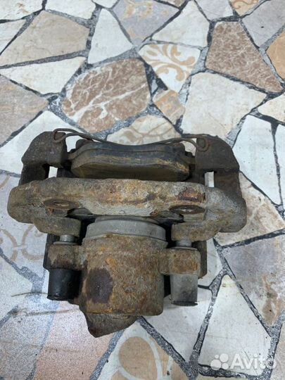 Суппорт тормозной передний Ford Fusion хэтчбэк 1.4