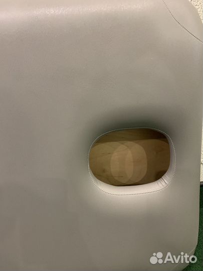 Кушетка для массажа с вырезом