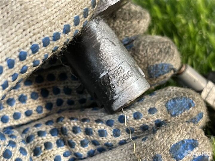 Датчик abs задний левый Toyota Granvia/Grand Hiace