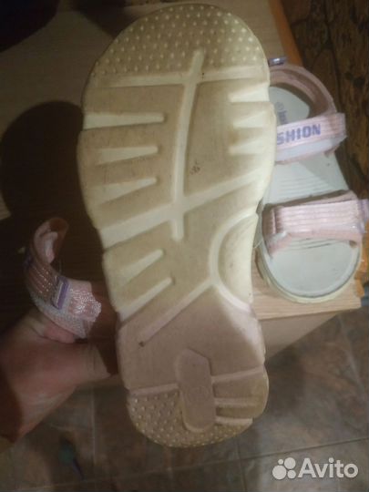 Сандалии для девочки