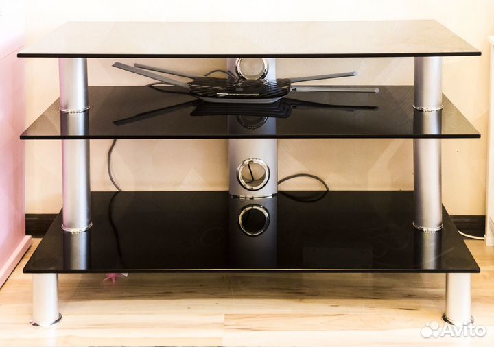 Стеклянная тумба под тв