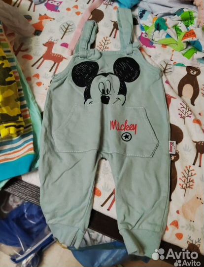 Два пакета с детскими вещами