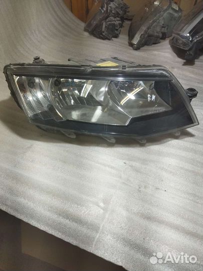 Фара правая Skoda Octavia A7