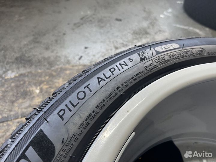 Michelin Pilot Alpin 5 245/45 R19 102V