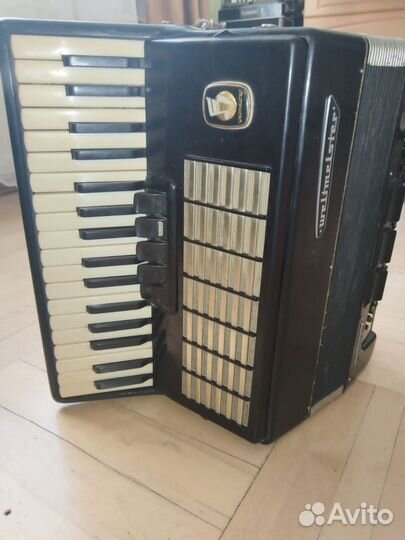 Аккордеон Weltmeister Stella, размер 3/4