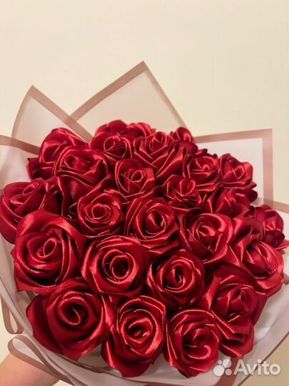 Букет из атласных роз