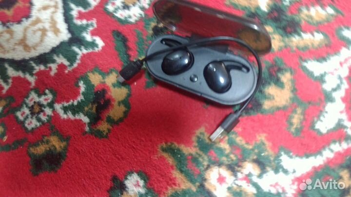 Беспроводные наушники jbl