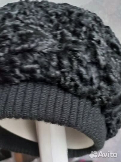 Женский берет из каракуля