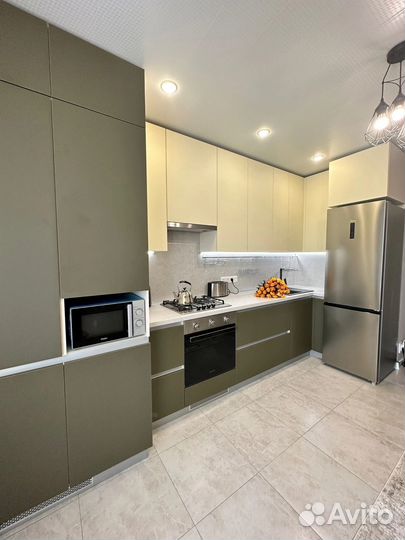 Кухня на заказ с доводчиками