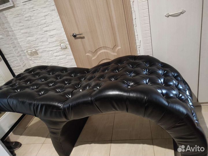 Анатомическая кушетка для наращивания ресниц