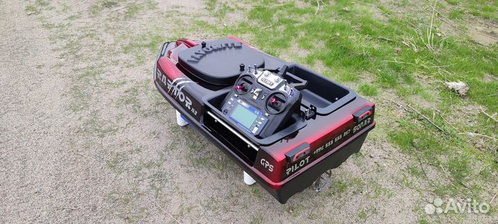 Кораблик для рыбалки Favorite Raptor