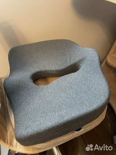 Офисное кресло