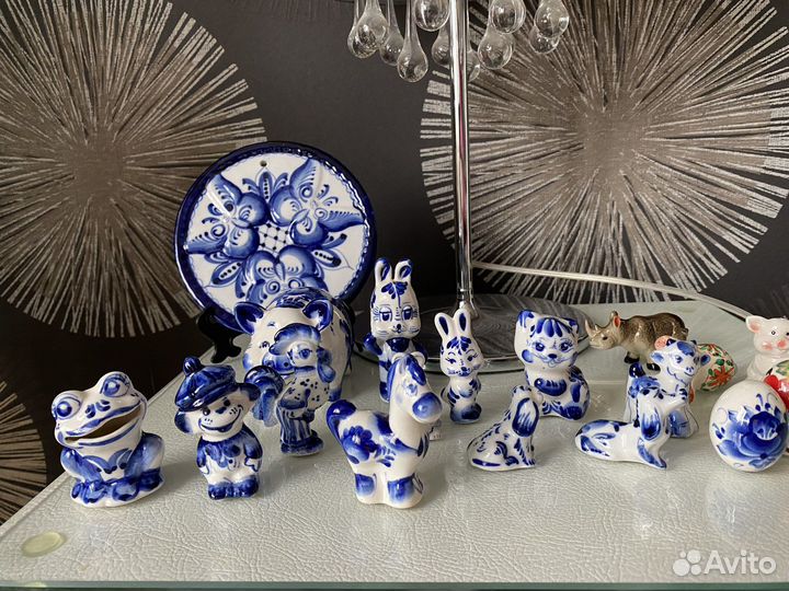 Гжель сахарница и посуда, фигурки