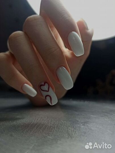 Маникюр, педикюр в студии