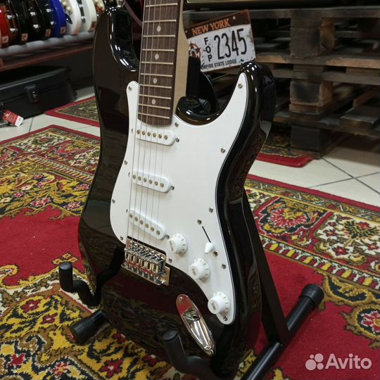 Электрогитара Homage HEG310 Stratocaster SSS Black