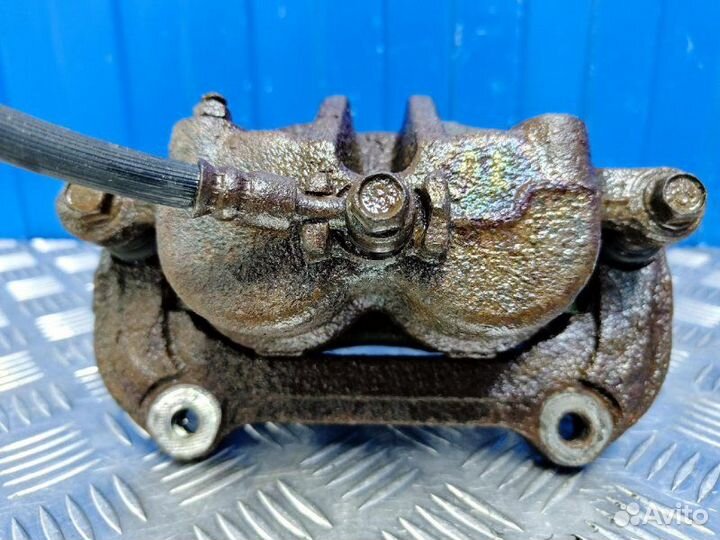 Суппорт передний правый Kia Sorento 2 XM 2.2 D4HB