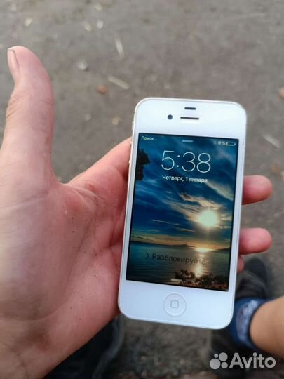 Телефон iPhone 4s