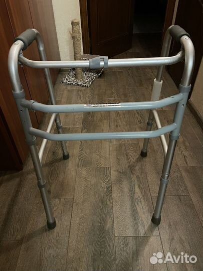 Ходунки для взрослых шагающие