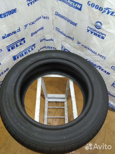 Nitto NT421Q 215/60 R17 96V