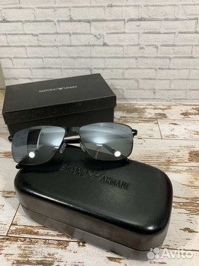 Солнцезащитные очки Armani