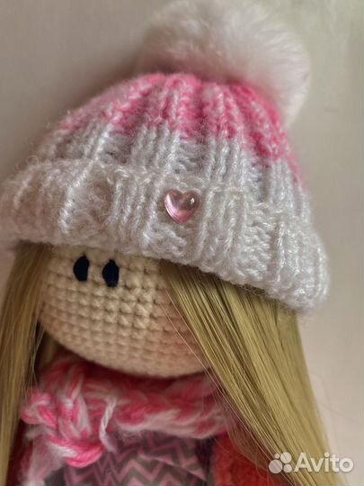 Вязаная кукла ручной работы