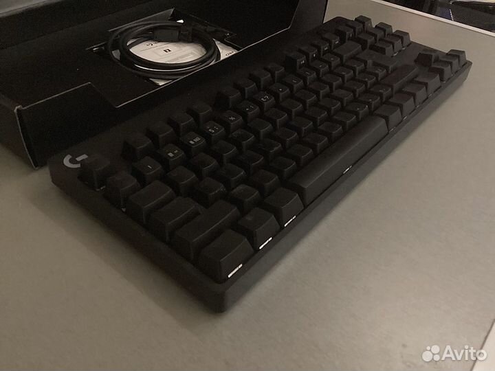 Игровая клавиатура Logitech G Pro (blue switches)