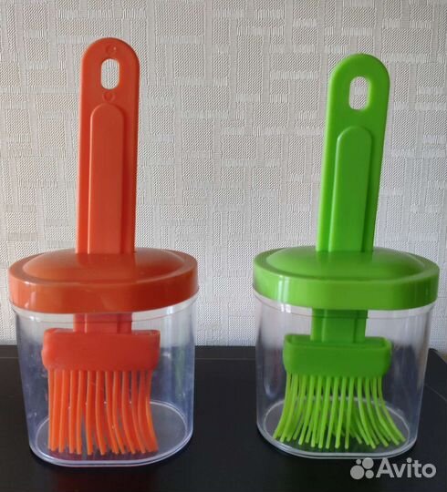 Кисть с банкой для масла